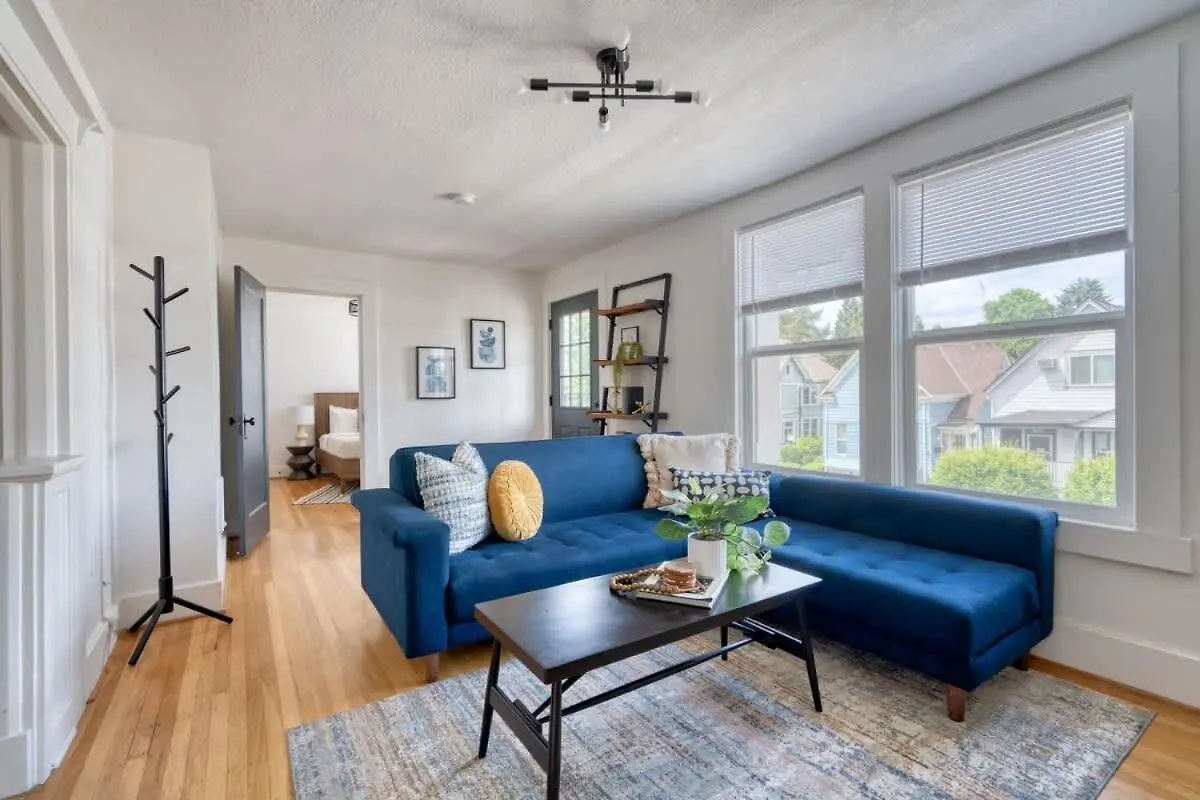 Stay Portland - La Casa Burnside -Local Eateries -Shops - Bars Apartament