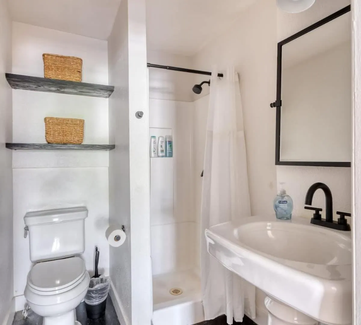 Stay Portland - La Casa Burnside -Local Eateries -Shops - Bars